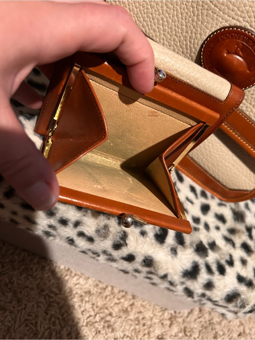 Dooney & Bourke Vintage All-Weather Leather Surrey bag w/ Matching Wallet - Picture 9 of 16